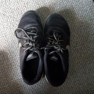 Boy's Nike sneakers size 1Y